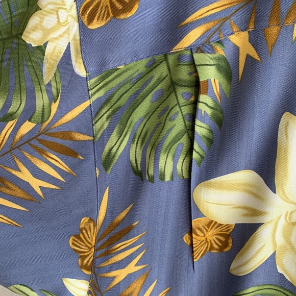 Tommy Bahama 100% Silk Aloha Shirt - Extra Large - Picture 8 of 12